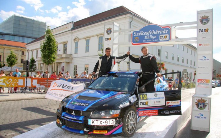 Szépen csillog a bronz!