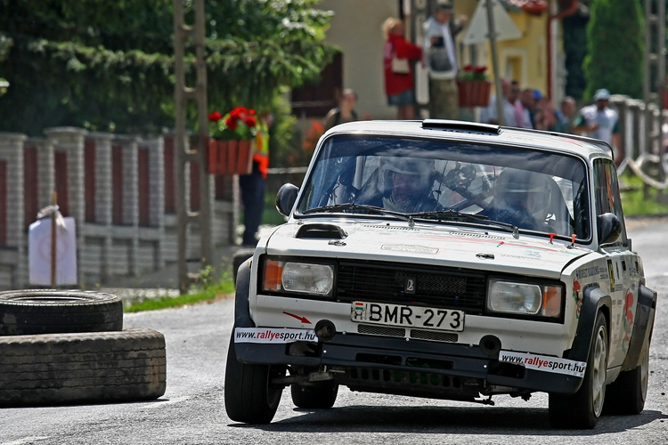 Rally: Csak kilinccsel előre!