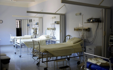 A járvány visszahúzódásával a kórházak is visszatérnek a normális működési rendhez
