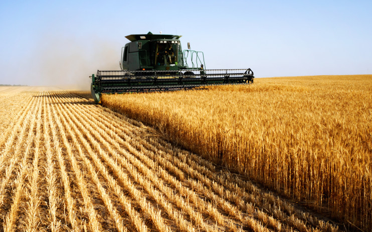 AM: jelenleg is tart az aratás, figyeljünk az utakon!